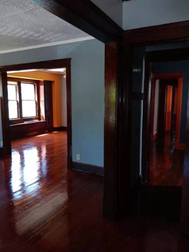 Main picture of 3126 W 101st St