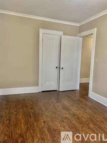 Main picture of 1802 W Genesee St