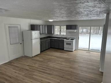 Main picture of 14350 16 Mile Rd