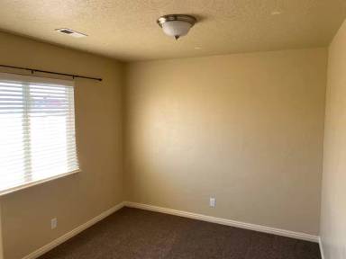 Main picture of 871 W Prairie Dog Way
