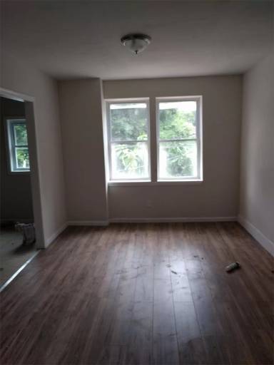 Main picture of 724 E Price St