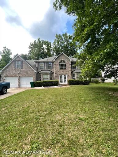 Main picture of 1975 Smithfield Ave