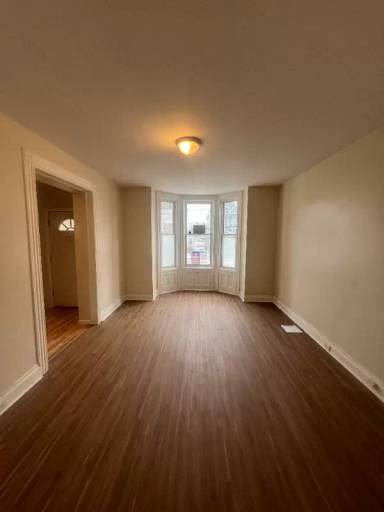 Main picture of 260 N 7th St