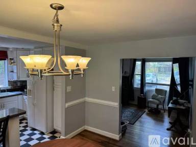 Main picture of 5206 Lee Ave