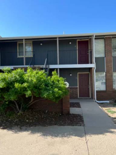 Main picture of 623 S Mount Carmel Ave