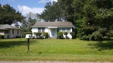 Main picture of 304 W Orange Ave