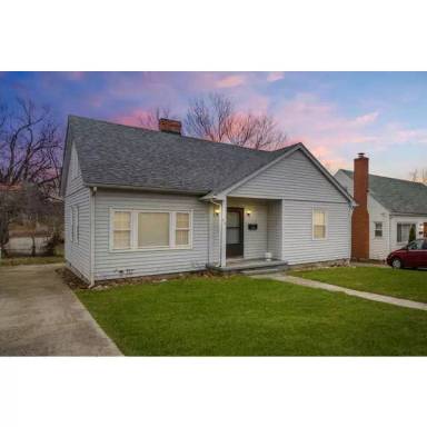 Main picture of 864 Marcellus Dr