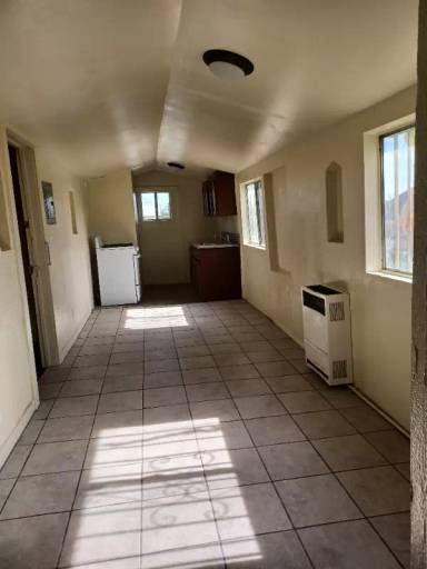 Main picture of 5921 Hooper Ave
