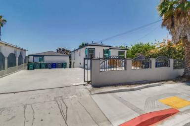 Main picture of 2806 E 8th St
