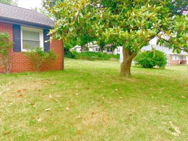 Main picture of 300 Longwood Ave
