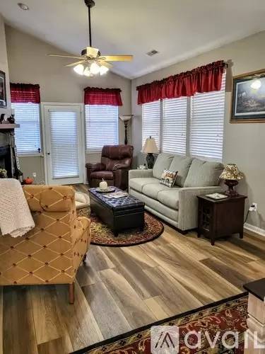Main picture of 207 Weiskopf Way