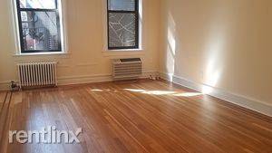 Main picture of 214 E 51st St