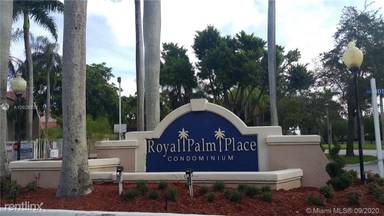 Main picture of Royal Palm Place Condominium