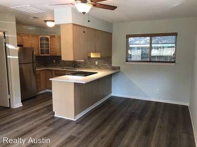Main picture of 904 Post Oak St