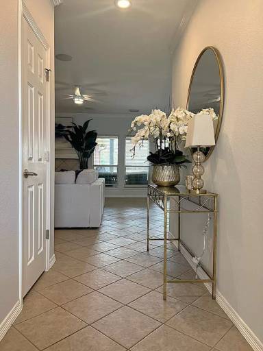 Main picture of 8426 Hunters Village Dr