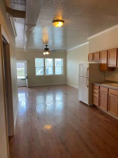 Main picture of 202 E North Main St