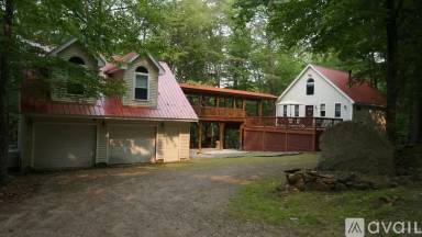 Main picture of 12 Sleepy Hollow Rd