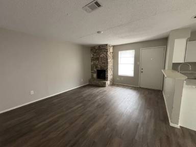 Main picture of 606 Bracewood Cir