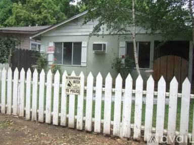 Main picture of 1422 Palm Ave
