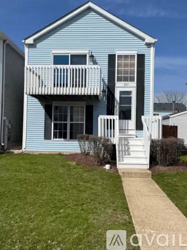 Main picture of 255 W Washington St