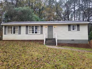 Main picture of 6123 Hillcrest Dr NW