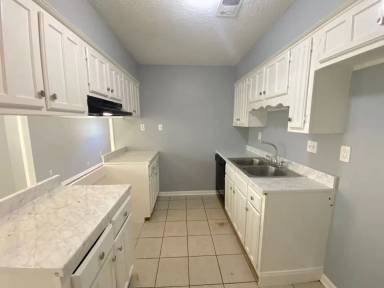 Main picture of 6010 Valleydale Dr