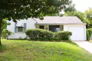Main picture of 1222 S Darlington Ave