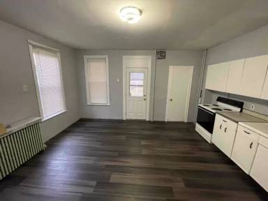Main picture of 250 Cedar St