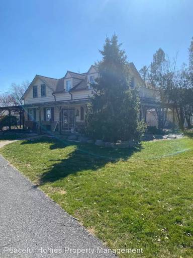Main picture of 369 W Lexington Rd