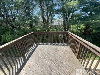 Main picture of 1182 Long Hollow Pike