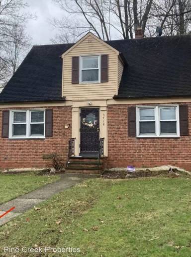 Main picture of 3718 Woodridge Rd