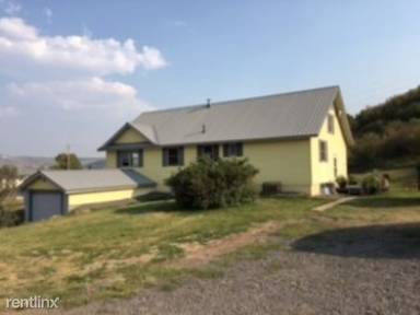 Main picture of 30 Moffat Ave