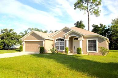 Main picture of 12 Packard Ln