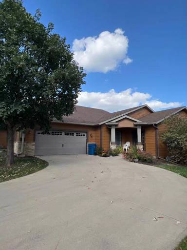 Main picture of 694 Panorama Cir NW