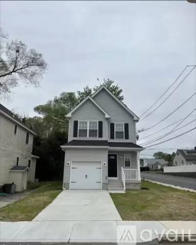 Main picture of 300 Saunders Ave
