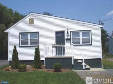 Main picture of 733 N Lenola Rd