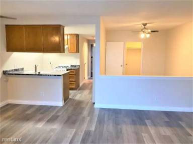 Main picture of 101 W Canada