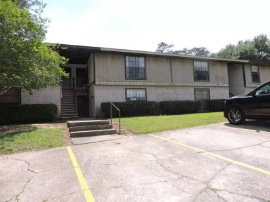 Main picture of 305 W Maggie St