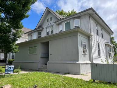 Main picture of 2211 S Calhoun St