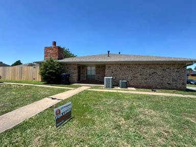 Main picture of 1600 SW 86th St
