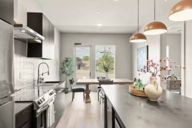 Main picture of 1090 Haysboro Ave
