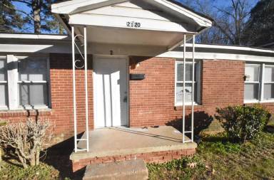Main picture of 2120 Kennesaw Dr