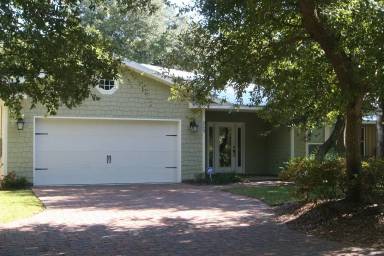 Main picture of 203 Alconese Ave SE