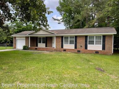 Main picture of 736 Dennis Rd