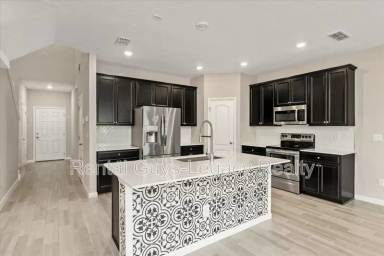 Main picture of 12667 Josslyn Ln