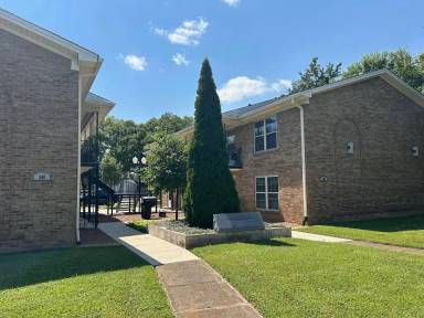 Main picture of 240 Breckenridge Ln
