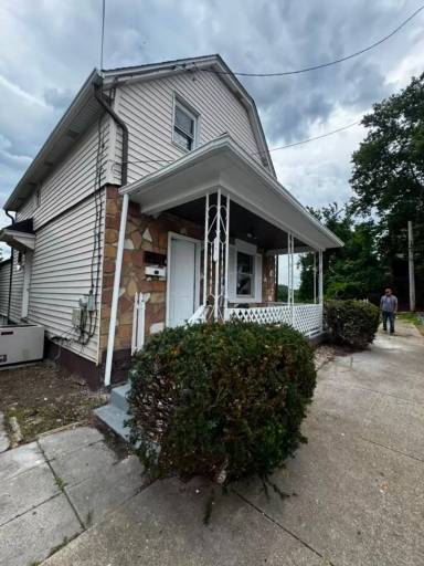 Main picture of 1717 Martha St