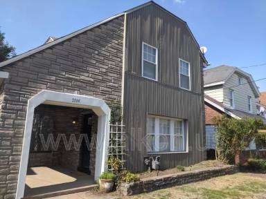 Main picture of 2714 Pioneer Ave