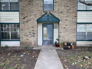 Main picture of 8024 Cambridge Cir