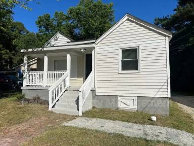 Main picture of 2618 S Roxboro St